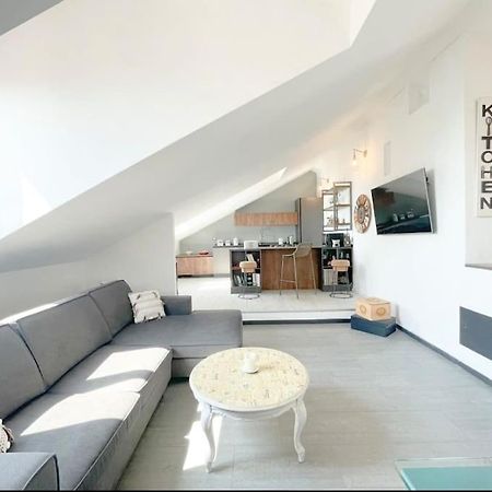 Mansarda Vista Mare A Zinola Apartment Savona Luaran gambar