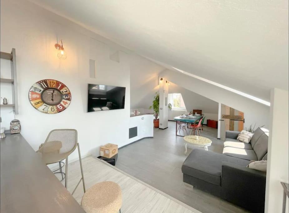 Mansarda Vista Mare A Zinola Apartment Savona Luaran gambar